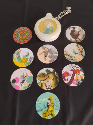 Colgante y fichas decorativas