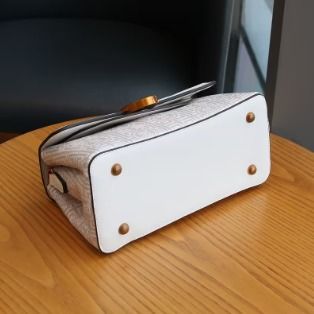 Bolso de lujo beige y blanco