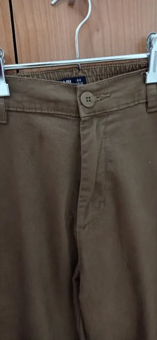Pantalón cargo hombre marrón