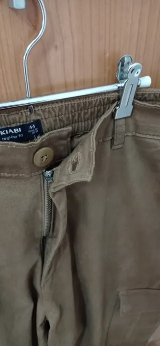 Pantalón cargo hombre marrón