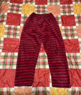 Pantalón pijama rayas rojas y negras