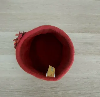 Boina mujer estilo francesa granate de lana.