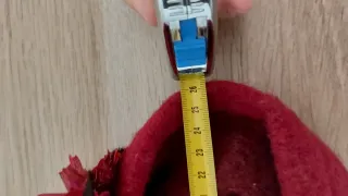 Boina mujer estilo francesa granate de lana.