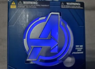 Insignia Luminosa Avengers Campus Marvel