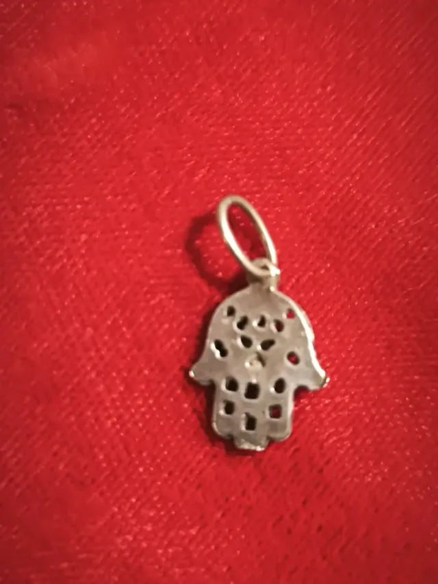 Dije Plata Mano de Fátima con Piedra azul.