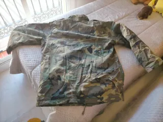 Chaqueta militar camuflaje