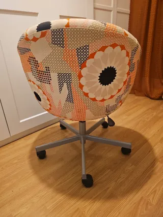 Silla escritorio con estampado., edición limitada.