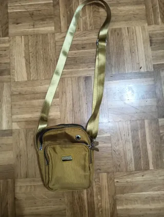 Bolso bandolera dorado