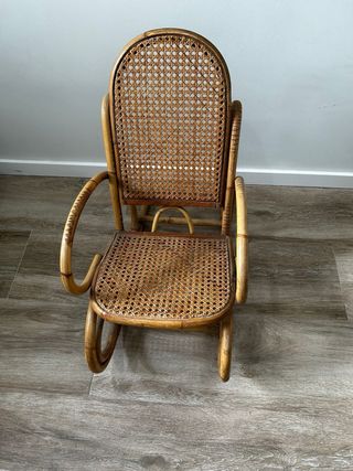 Sedia a dondolo in vimini per bambini