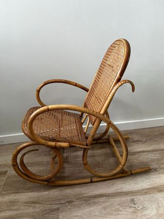 Sedia a dondolo in vimini per bambini