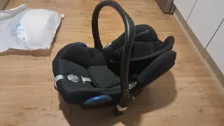 Maxi-Cosi + funda Tuc Tuc + adaptadores Bugaboo