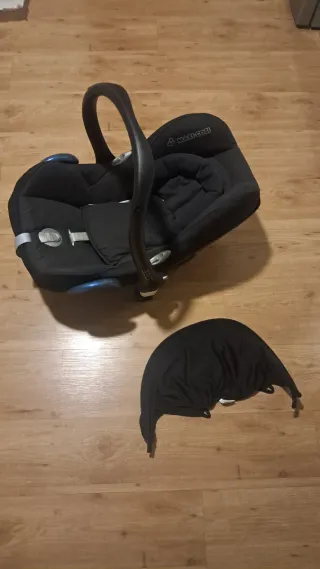 Maxi-Cosi + funda Tuc Tuc + adaptadores Bugaboo