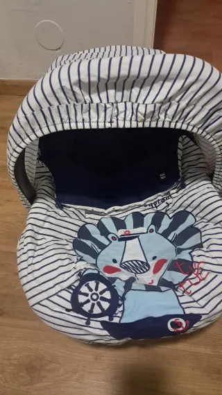 Maxi-Cosi + funda Tuc Tuc + adaptadores Bugaboo