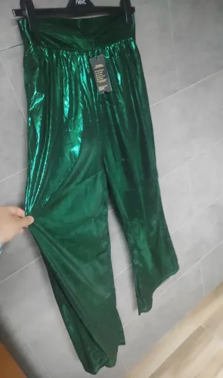 Pantalón verde brillante