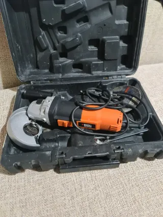 Smerigliatrice Black & Decker 900W