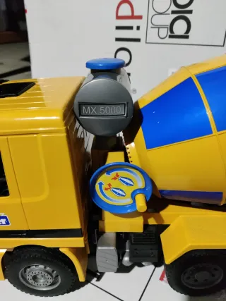 Betoniera Mercedes Bruder