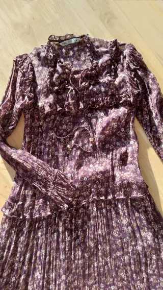 Vestido ZARA maxi floral de manga larga y flores