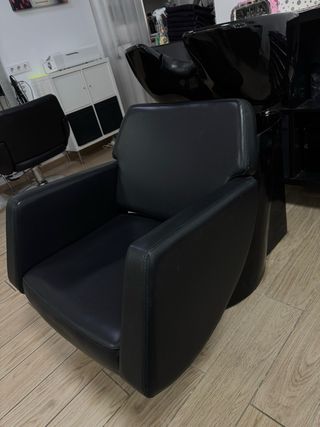 Mobiliario de peluquería 2 sillones/1 lavacabezas