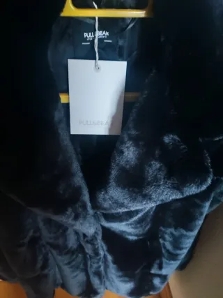 Abrigo pelo negro Pull & Bear Talla S
