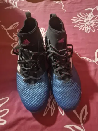 Botas de fútbol Adidas Talla 44