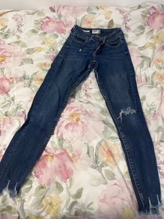 Pantalones vaqueros desgastados