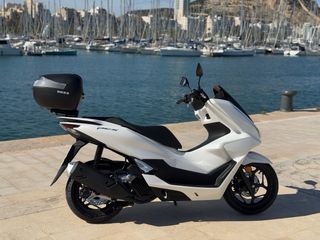 Honda PCX 125 (2025) - Garantía Oficial