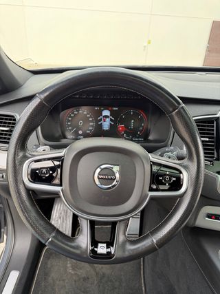 Volvo XC90 R-DESIGN FULL-EQUIP!!