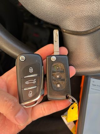 Llaves de coches y mandos