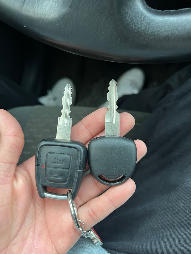 Llaves de coches y mandos