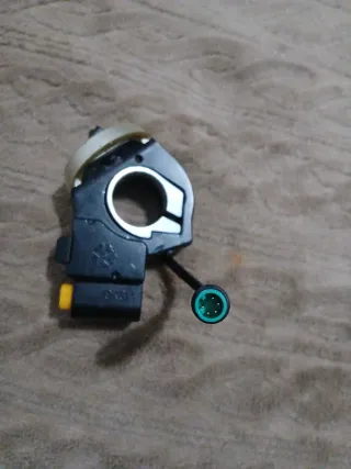 Interruptor ON/OFF, intermitentes i pito