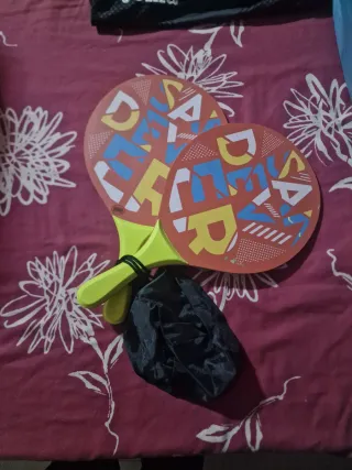 Raquetas de playa con pelota