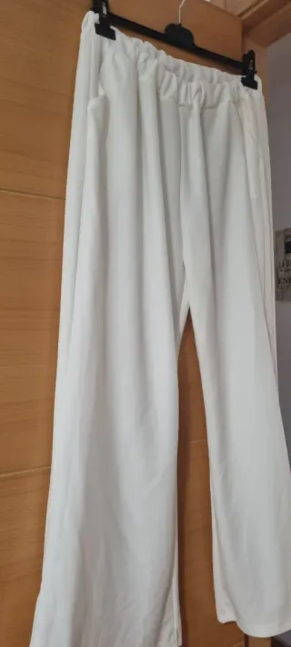 Traje chaqueta y pantalón blanco nuevo