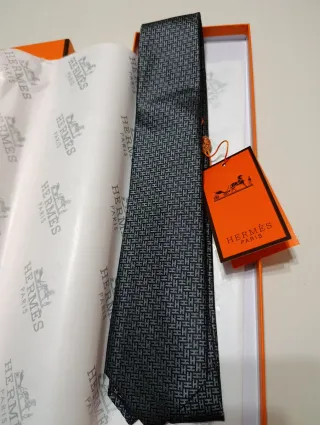 Corbata Hermès Negra y Gris