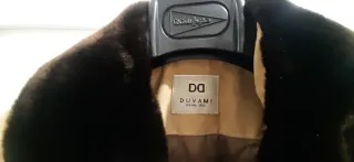 Chaqueta beige con cuello de pelo