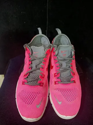 Zapatillas Nike Free Run Rosa y Gris