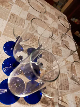 Calici vetro con gambo blu