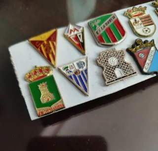 Lote 10 Pins Clubes Fútbol Españoles