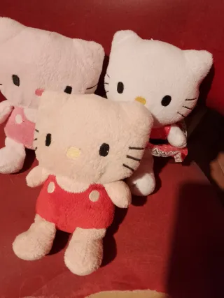 3 Peluche Hello Kitty