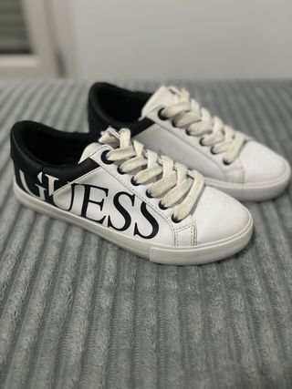 Zapatillas Guess Blancas y Negras
