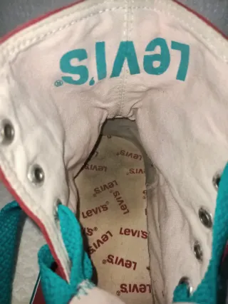 Zapatillas Levi's altas rojas y azules