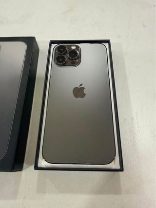 iPhone 13 Pro Max con caja