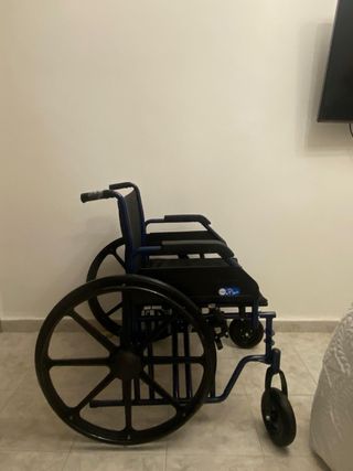 Silla de ruedas plegable marca Ardea Plus