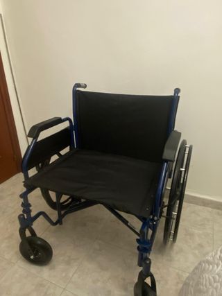 Silla de ruedas plegable marca Ardea Plus