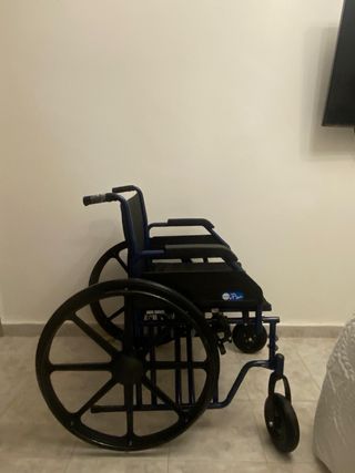 Silla de ruedas plegable marca Ardea Plus