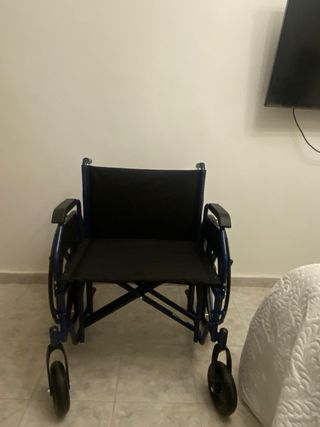 Silla de ruedas plegable marca Ardea Plus