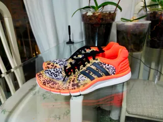 Adidas Deportivas  leopardo y naranja fluorescente