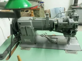 Macchina da cucire industriale