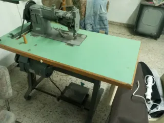 Macchina da cucire industriale