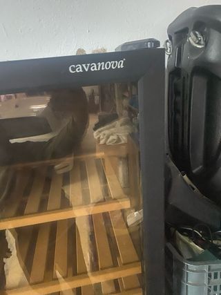 Vinoteca Cavanova 100 botellas