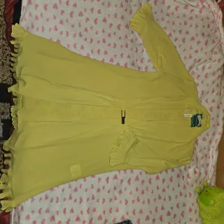 Vestaglia elegante gialla con rouches